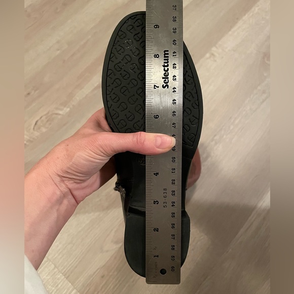 Etienne Aigner Leather Boots - Picture 14 of 15